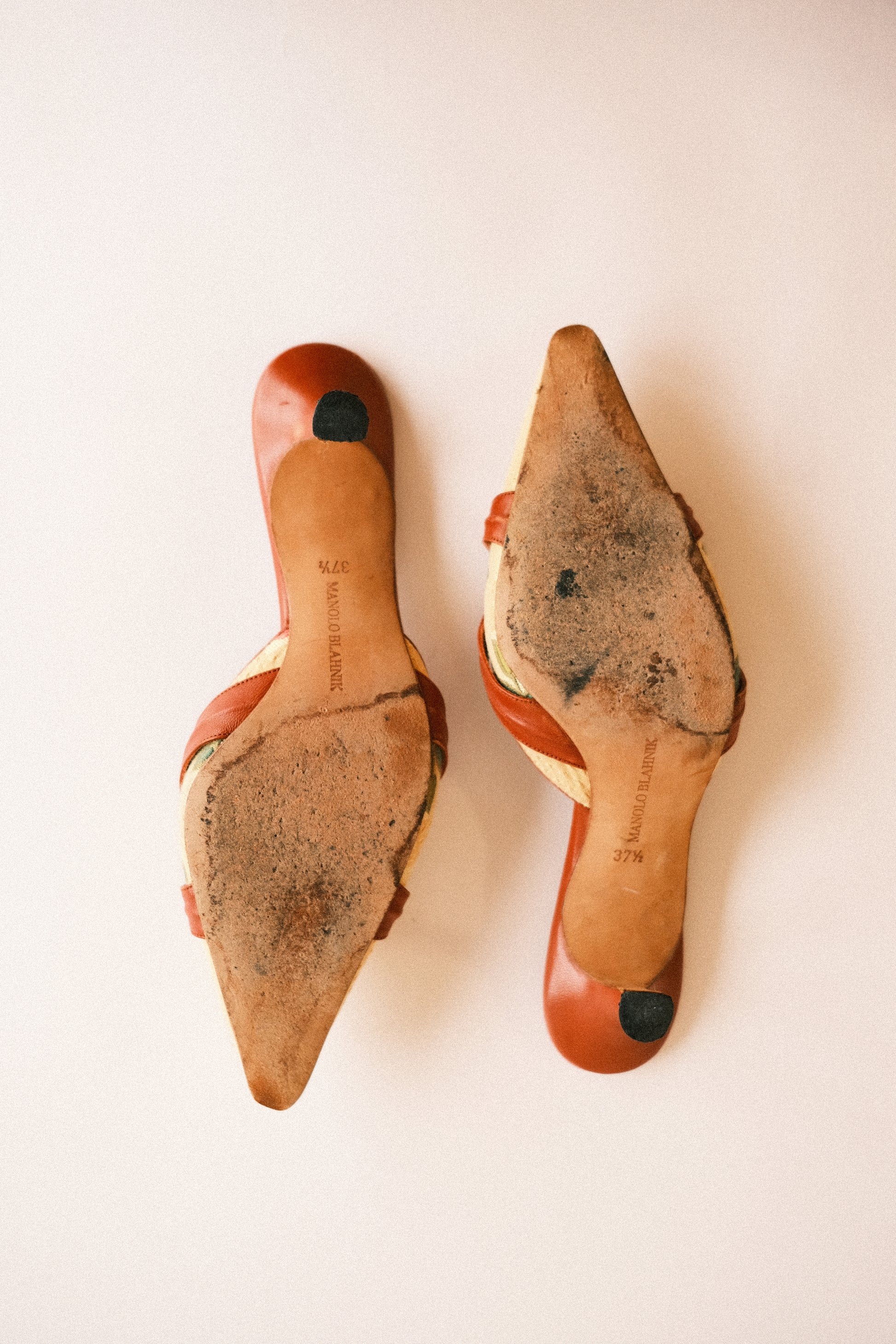 Manolo Blahnik Rose Embroidered Mules â Club Re/Sort